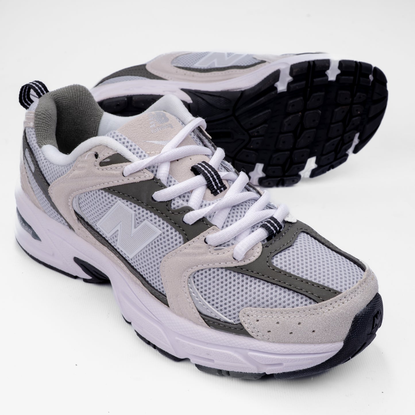 New Balance 530 Silver Metallic Sneakers