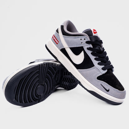 Nike SB Dunk Low x Supreme Exclusive Edition