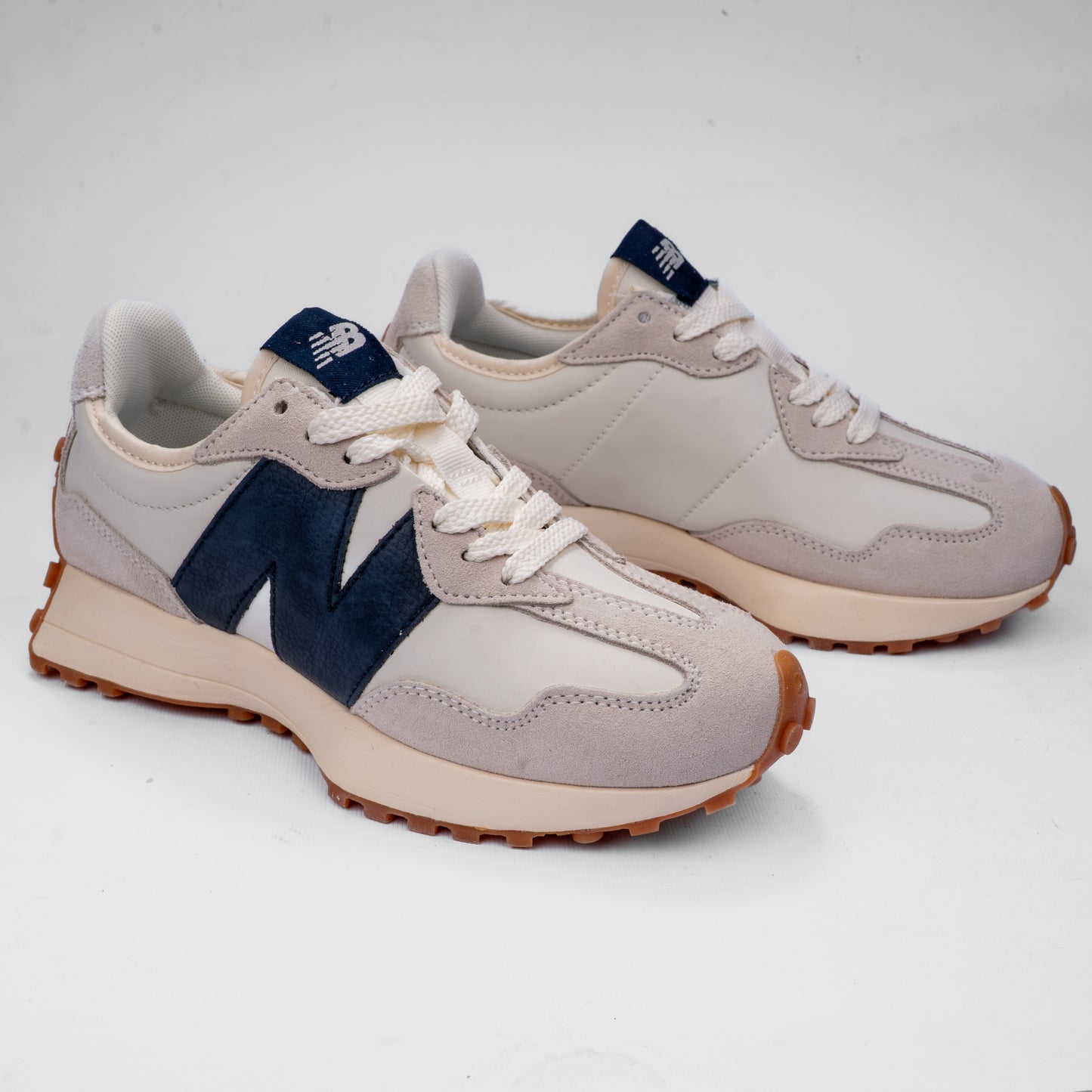 New Balance 327 Retro Sneakers