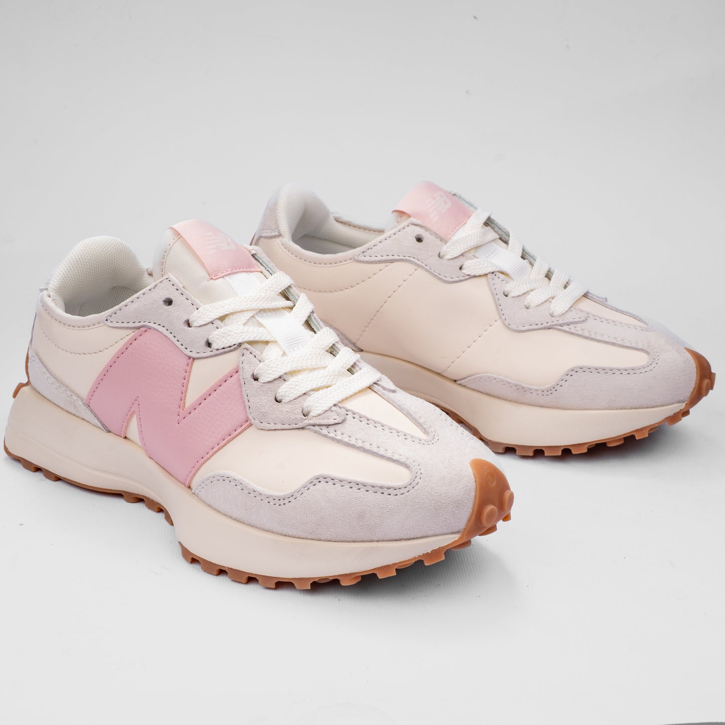 New Balance 327 Retro Sneakers