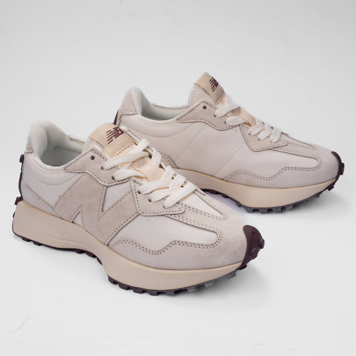 New Balance 327 Retro Sneakers